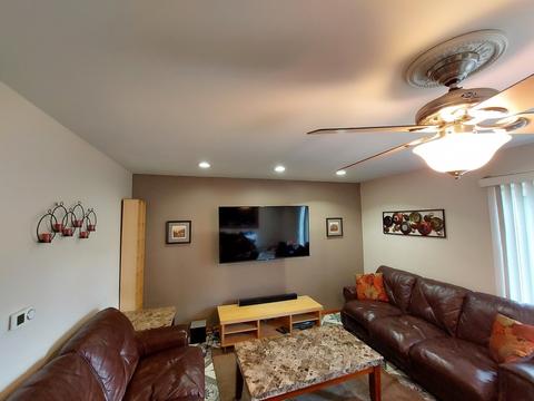 1824 Sessions Walk, Hoffman Estates, IL 60169 photo 3