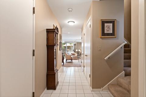 1838 Chestnut Ave, Glenview, IL 60025 photo 2