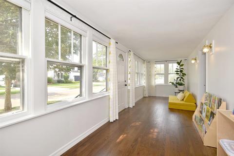 311 E 3rd St, Elmhurst, IL 60126 photo 3