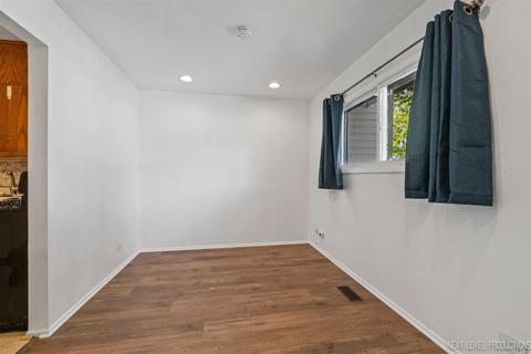 651 Harbor Ter, Bartlett, IL 60103 photo 4