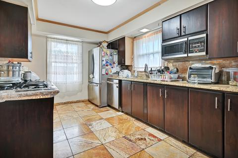 300 E Maple Ave, Roselle, IL 60172 photo 6