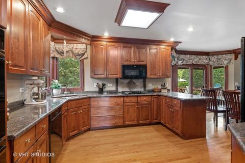 8901 Alamonte Dr, Spring Grove, IL 60081 photo 7