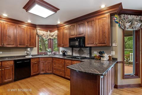 8901 Alamonte Dr, Spring Grove, IL 60081 photo 8