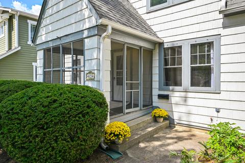 623 E Willow Ave, Wheaton, IL 60187 photo 4