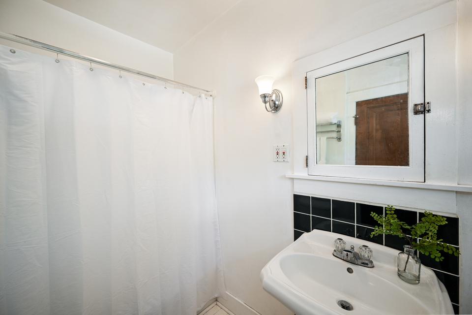  623 E Willow Ave, Wheaton, IL 60187 photo 23
