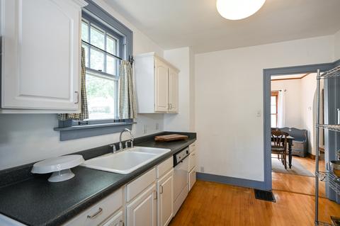 623 E Willow Ave, Wheaton, IL 60187 photo 15