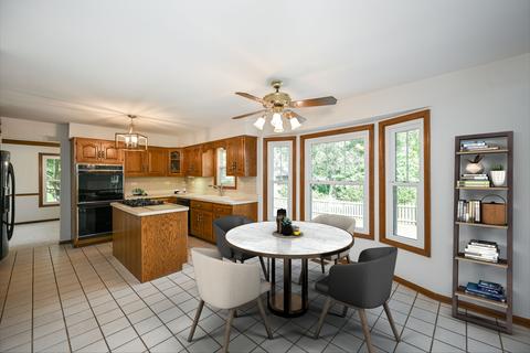 1919 Emily Ct, Wheaton, IL 60187 photo 8