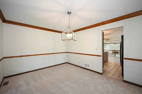 1919 Emily Ct, Wheaton, IL 60187 photo 6