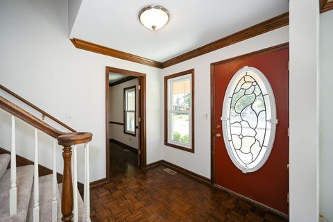 1919 Emily Ct, Wheaton, IL 60187 photo 2