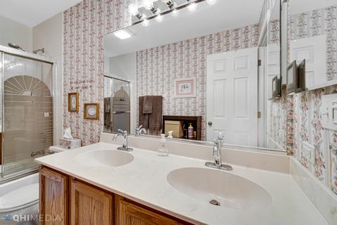 55 Newberry Ct, Elgin, IL 60124 photo 8