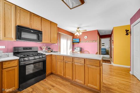55 Newberry Ct, Elgin, IL 60124 photo 5