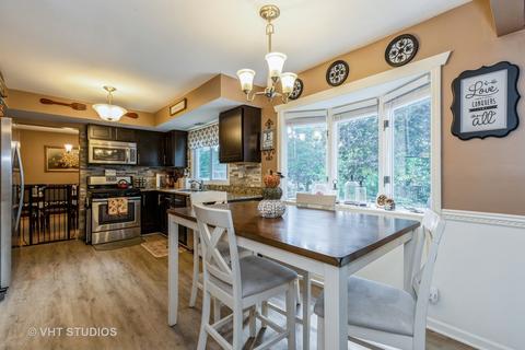 140 Timber Ln, Lindenhurst, IL 60046 photo 7