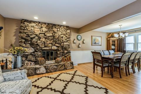 140 Timber Ln, Lindenhurst, IL 60046 photo 3