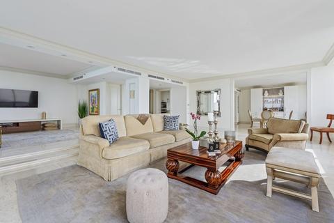 180 E Pearson St #6601, Chicago, IL 60611 photo 8