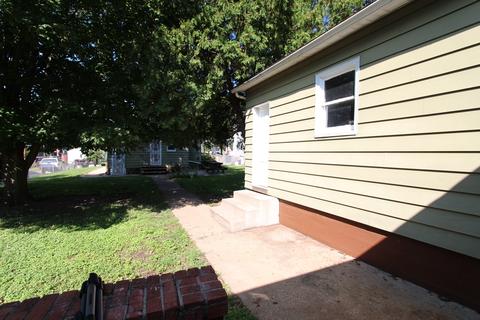 512 S Evans St, Bloomington, IL 61701 photo 4