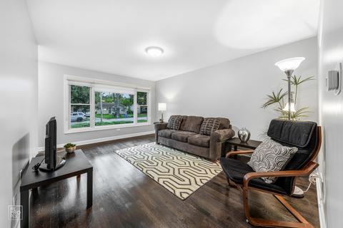423 S Morgan Ave, Wheaton, IL 60187 photo 2