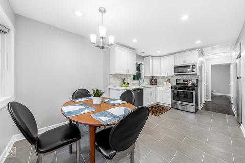423 S Morgan Ave, Wheaton, IL 60187 photo 4