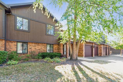 40 Creekside Cir #B, Elgin, IL 60123 photo 1