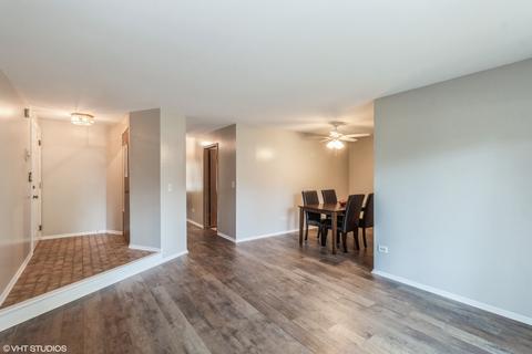 40 Creekside Cir #B, Elgin, IL 60123 photo 5