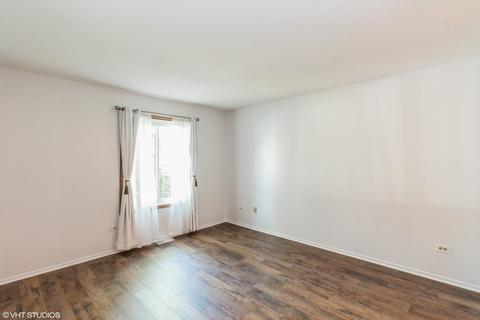 40 Creekside Cir #B, Elgin, IL 60123 photo 8