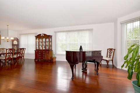 702 Meadow Dr, Des Plaines, IL 60016 photo 5