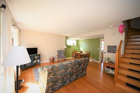 822 Dodge Ave, Evanston, IL 60202 photo 3