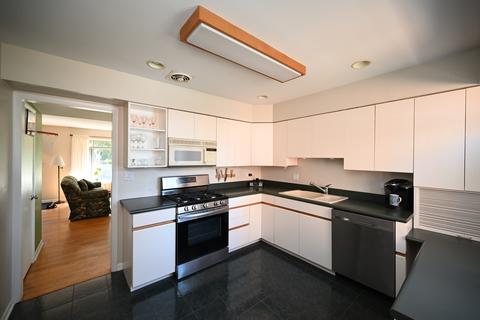 822 Dodge Ave, Evanston, IL 60202 photo 7