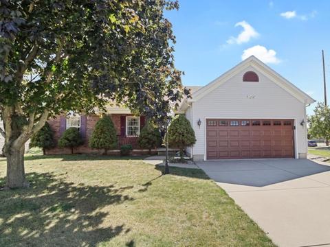 401 Wildberry Dr, Normal, IL 61761 photo 1