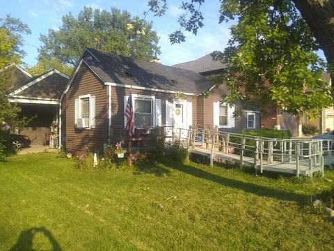 2332 Westview Dr, Des Plaines, IL 60018 photo 1