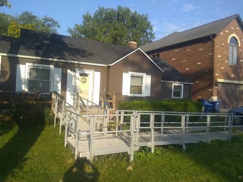 2332 Westview Dr, Des Plaines, IL 60018 photo 2