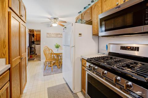 81 Circle Dr, Montgomery, IL 60538 photo 10