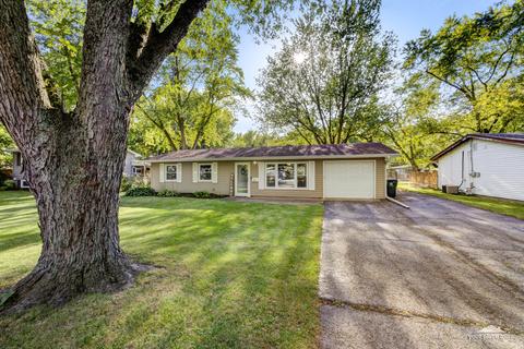 81 Circle Dr, Montgomery, IL 60538 photo 2