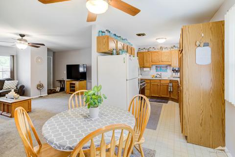 81 Circle Dr, Montgomery, IL 60538 photo 6