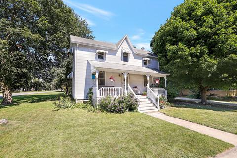 102 E Walnut St, Tolono, IL 61880 photo 2
