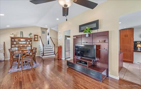 1049 Victoria Ave, Berkeley, IL 60163 photo 8