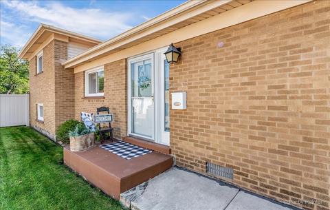 1049 Victoria Ave, Berkeley, IL 60163 photo 3