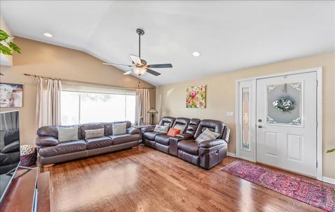 1049 Victoria Ave, Berkeley, IL 60163 photo 4
