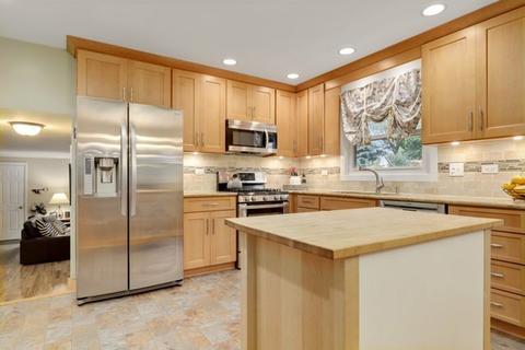 910 W Firestone Dr, Hoffman Estates, IL 60192 photo 9