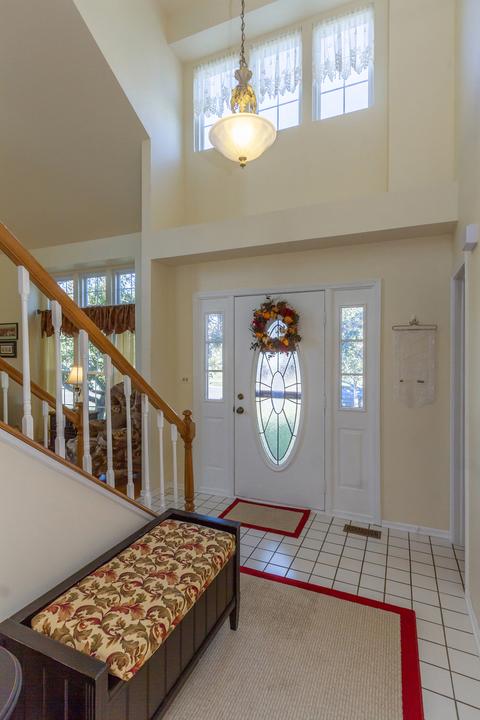 685 Heather Ln, Bartlett, IL 60103 photo 2