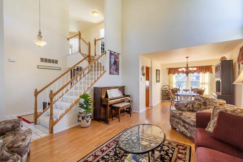 685 Heather Ln, Bartlett, IL 60103 photo 4