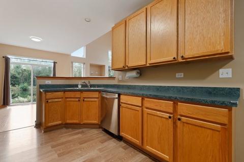 2464 Reflections Dr, Aurora, IL 60502 photo 9