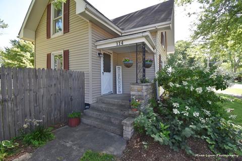 114 Summer St, Maple Park, IL 60151 photo 2