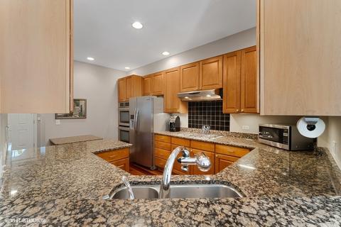 1427 Greenleaf St, Evanston, IL 60202 photo 4