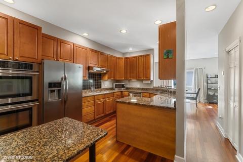 1427 Greenleaf St, Evanston, IL 60202 photo 2