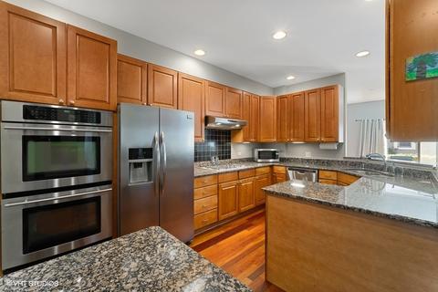 1427 Greenleaf St, Evanston, IL 60202 photo 3