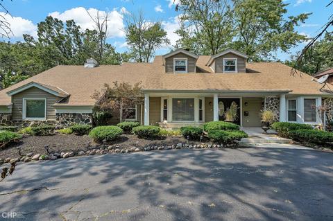 26 Strauss Ln, Olympia Fields, IL 60461 photo 2