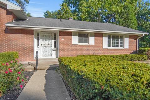 122 Eastview Dr, Normal, IL 61761 photo 2