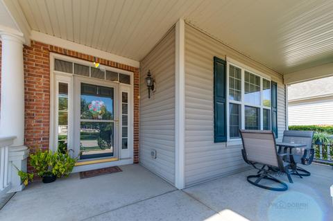 1900 Eton Dr, Hoffman Estates, IL 60192 photo 2