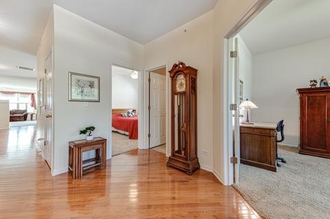 1900 Eton Dr, Hoffman Estates, IL 60192 photo 4
