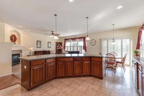 1900 Eton Dr, Hoffman Estates, IL 60192 photo 15